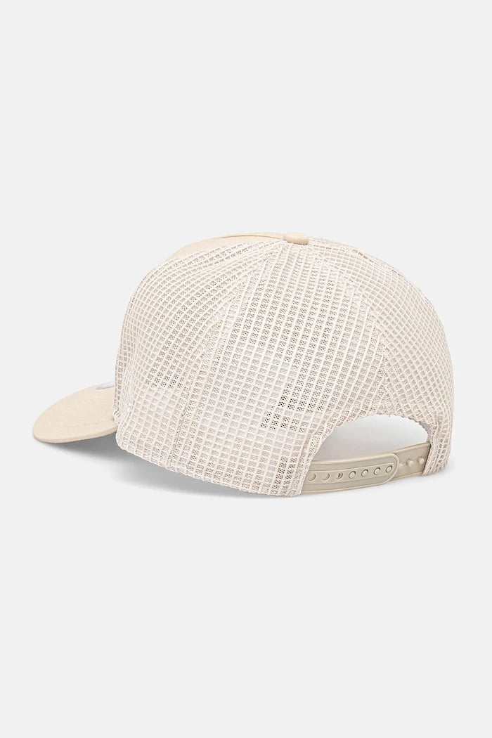 Памучна шапка с козирка New Era