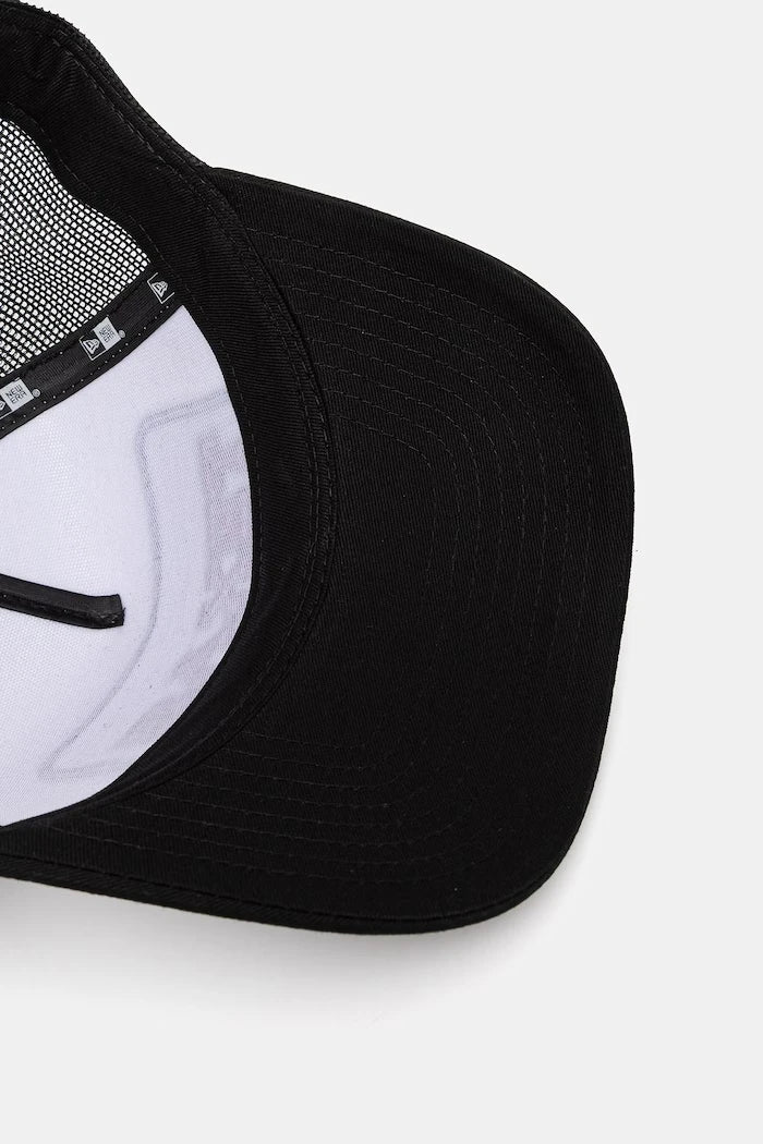 Шапка с козирка New Era LOCATION PATCH TRUCKER
