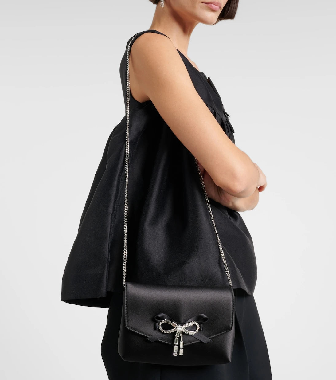 جيمي تشو - حقيبة يد ساتان صغيرة مزينة بعقدة ناعمة