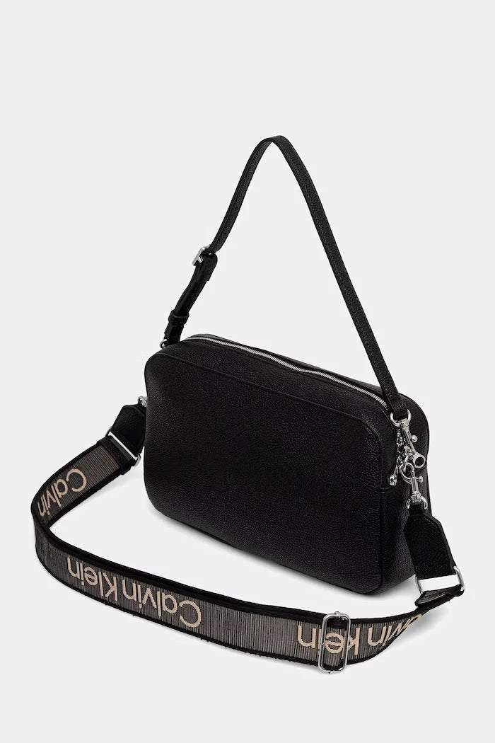 Calvin Klein чанта crossbody дамска