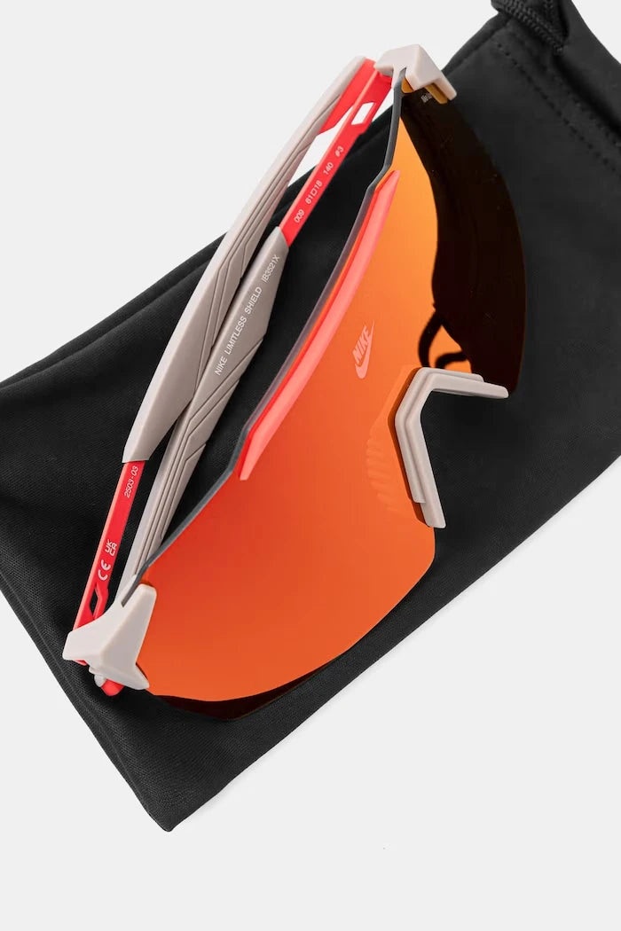 Nike LIMITLESS güneş gözlüğü