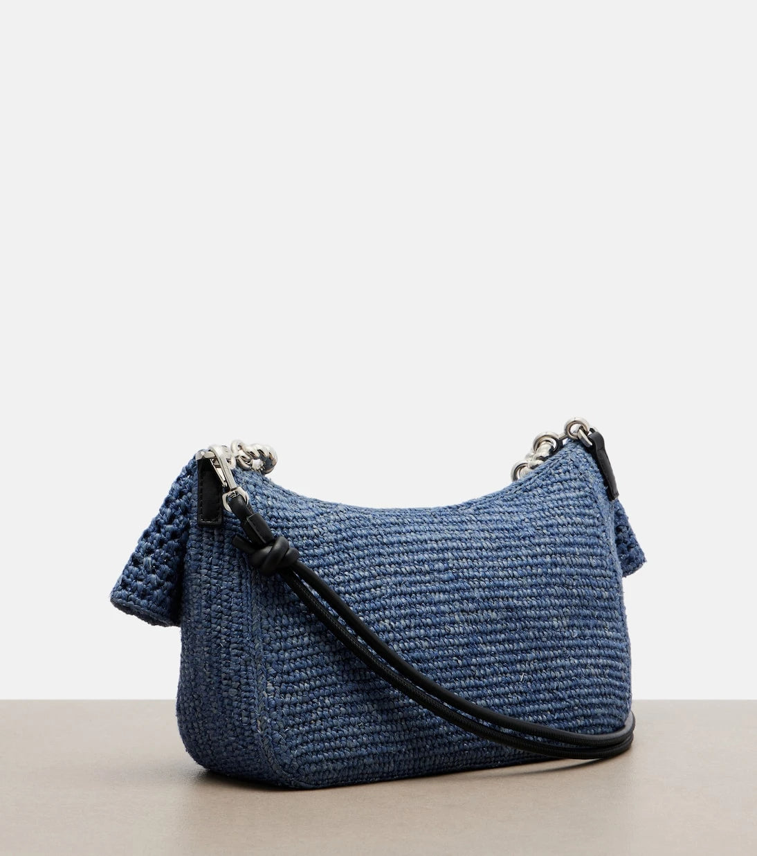 Loewe - حقيبة كتف متوسطة "أولا" من مجموعة "بولاز إيبيزا"