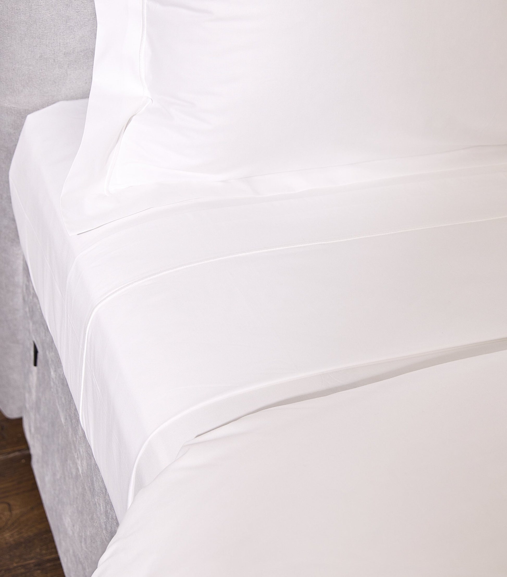 Helmshore King Flat Sheet (275cm x 295cm)