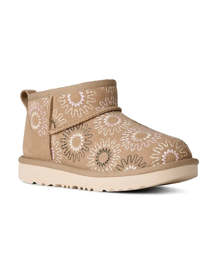 UGG KIDS' CLASSIC ULTRA MINI SUN STITCH Çocuk Süet Kışlık Botlar
