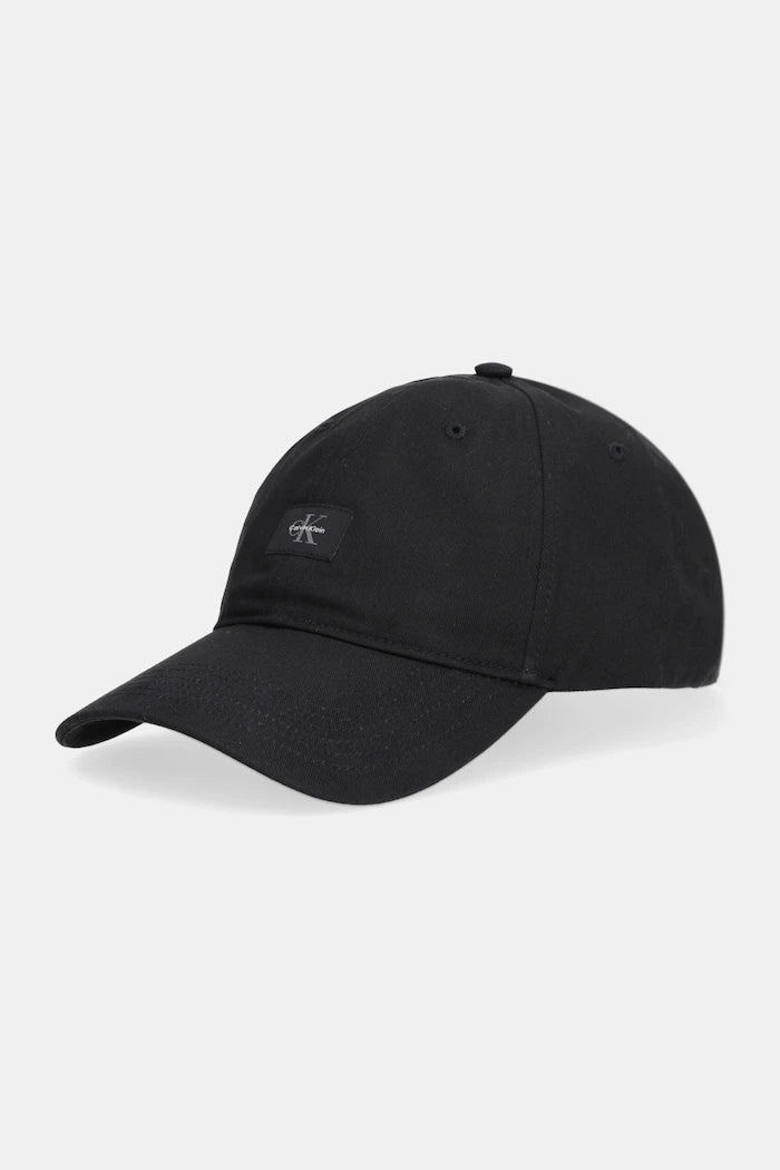 Памучна шапка с козирка Calvin Klein