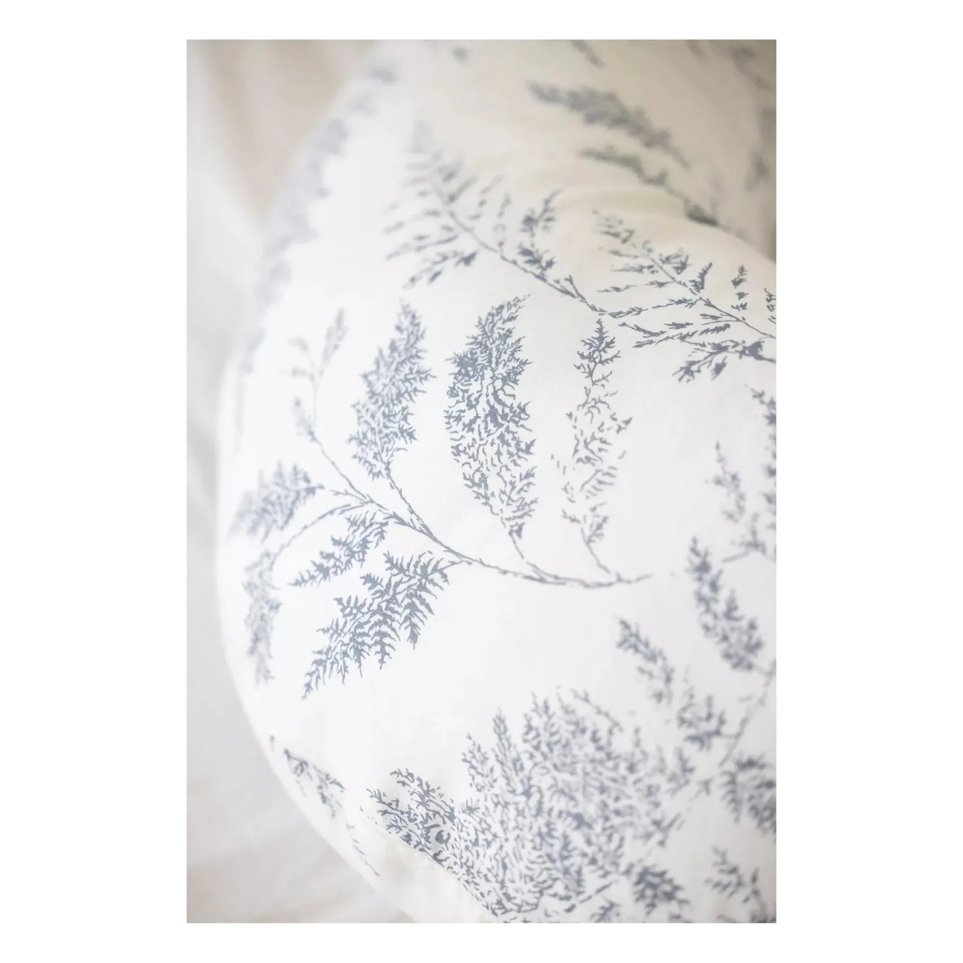 Tartine et Chocolat - Feuillage nursing cushion | Navy blue