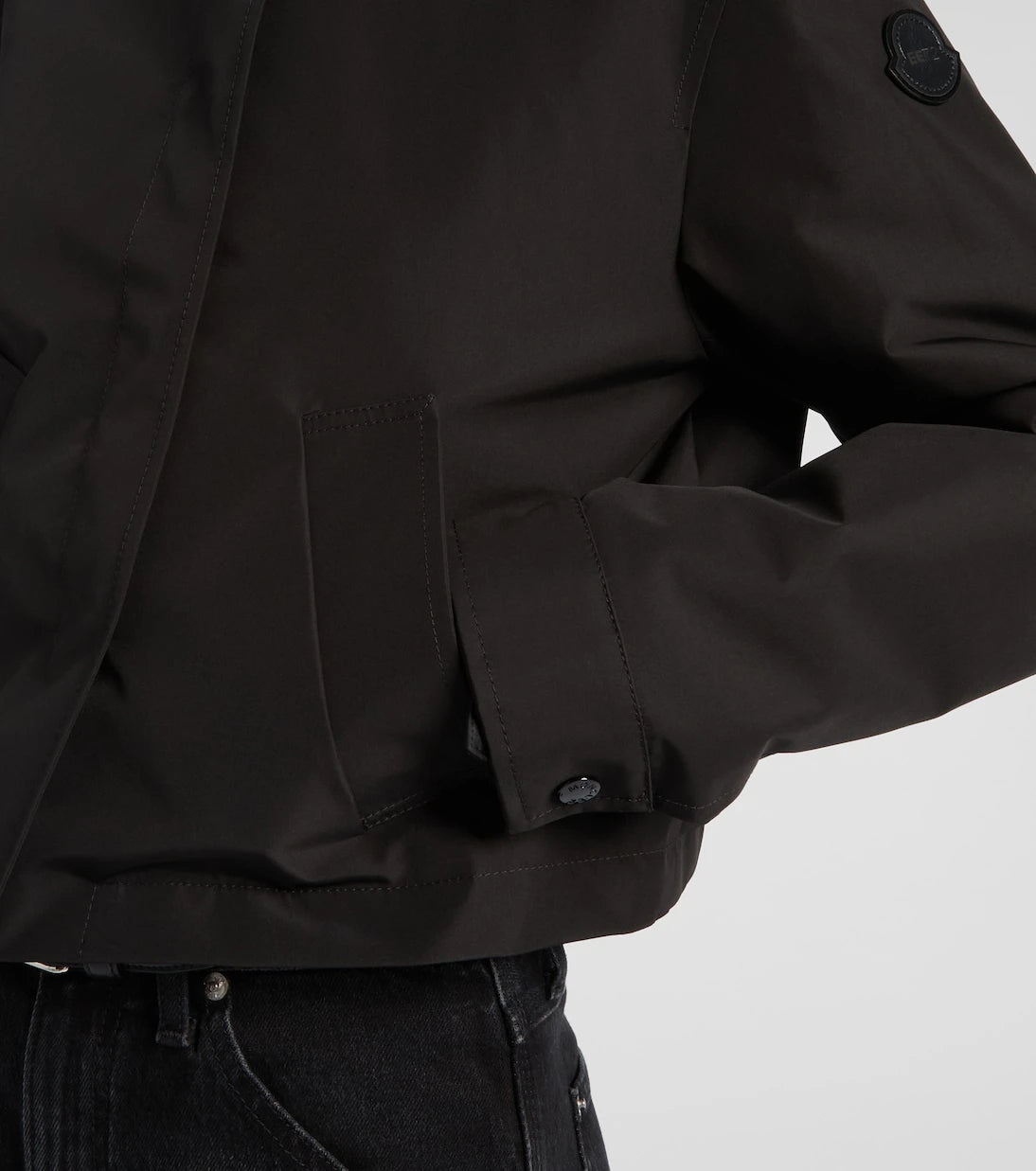 Moncler Genius - جاكيت كروفانه المنتفخ بتصميم إي إي 72 من إدوارد إنينفول