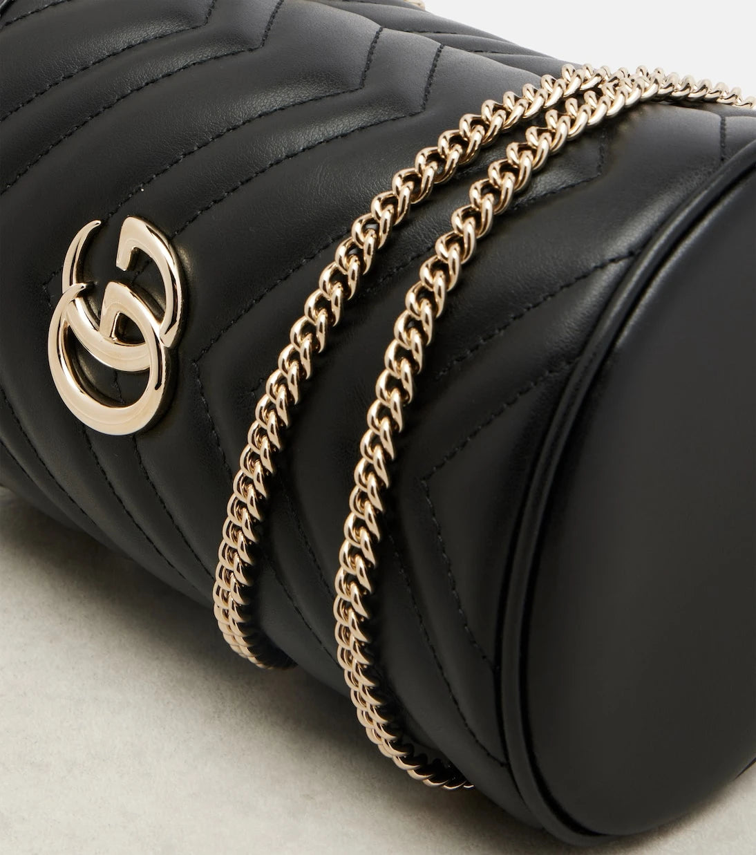 Gucci - GG Marmont Small leather bucket bag