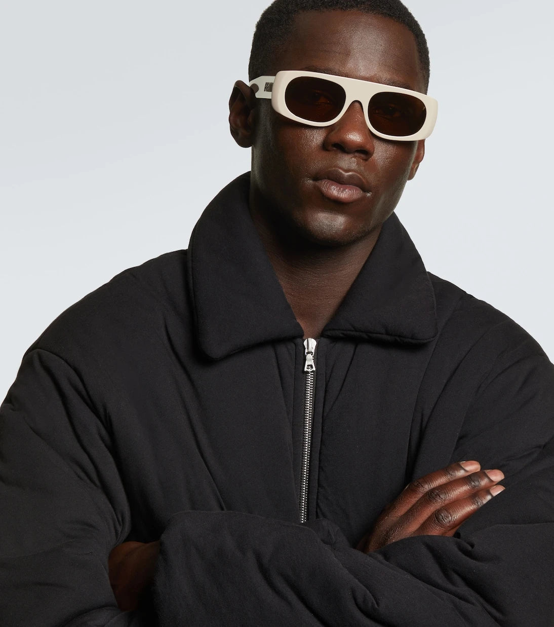 Fendi - Signature oval sunglasses