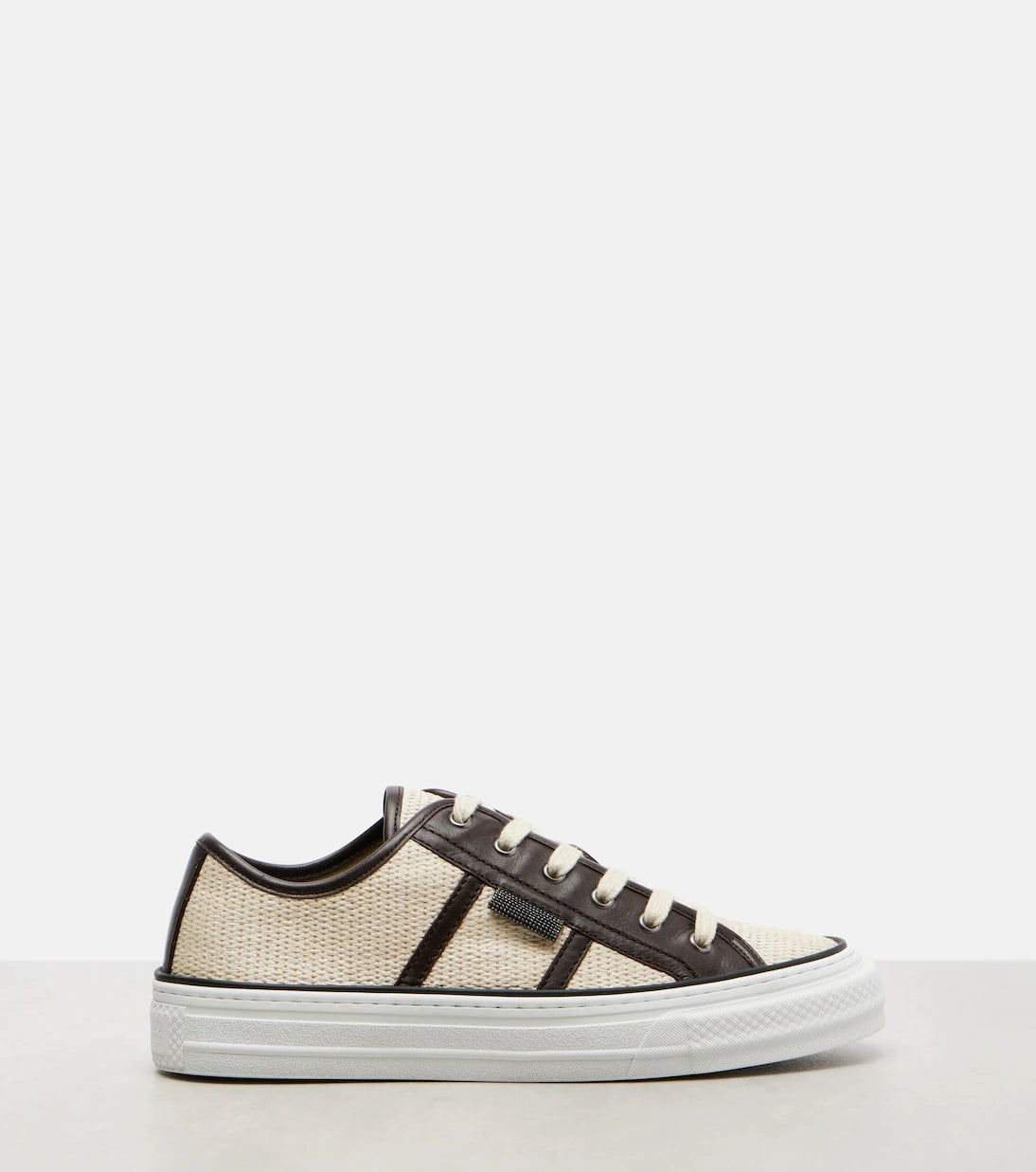 برونيلو كوتشينيلي - أحذية رياضية كلاسيكية مزينة بالجلد