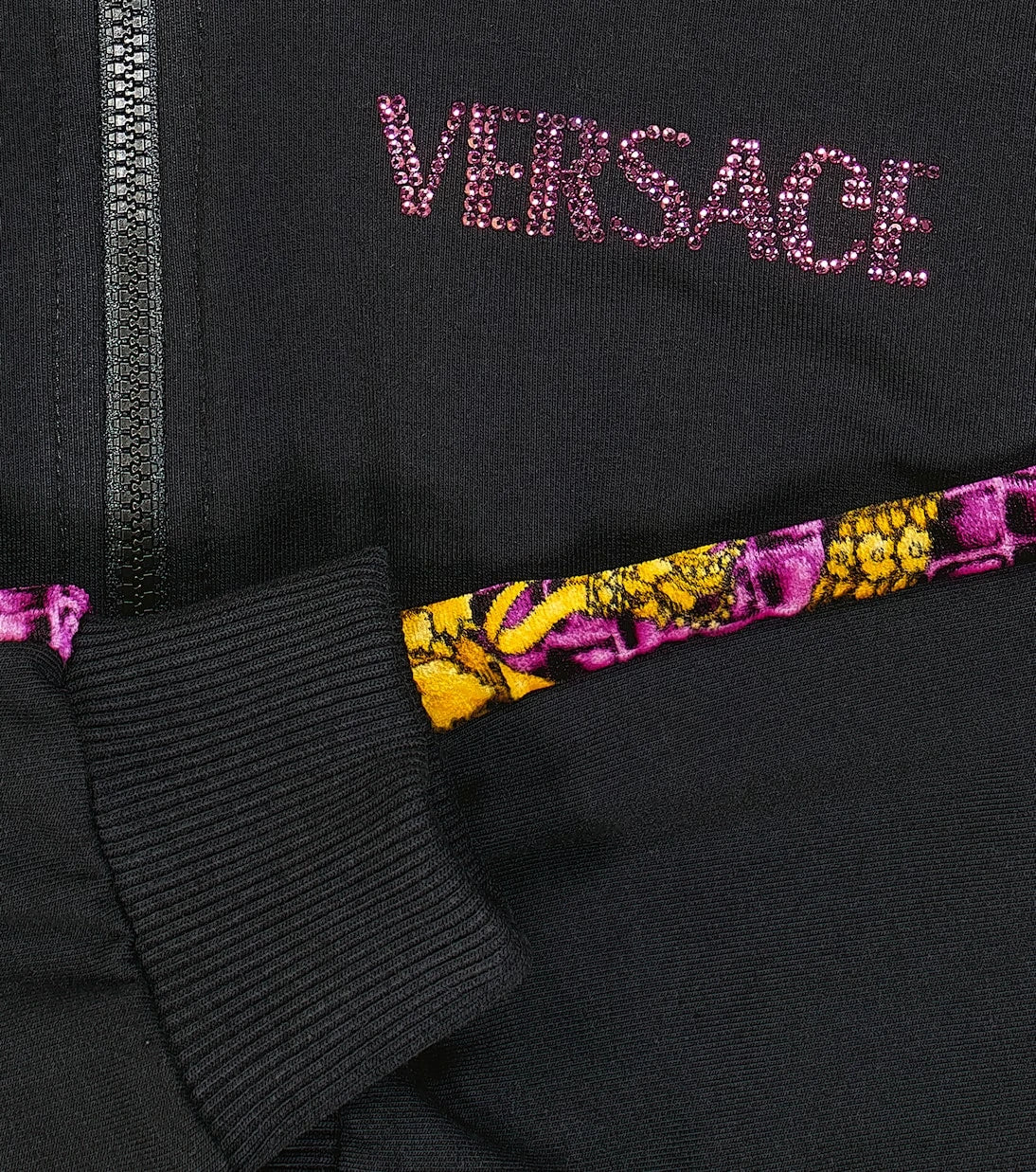 Versace Kids - سويت شيرت بسحاب من مزيج القطن بشعار الماركة