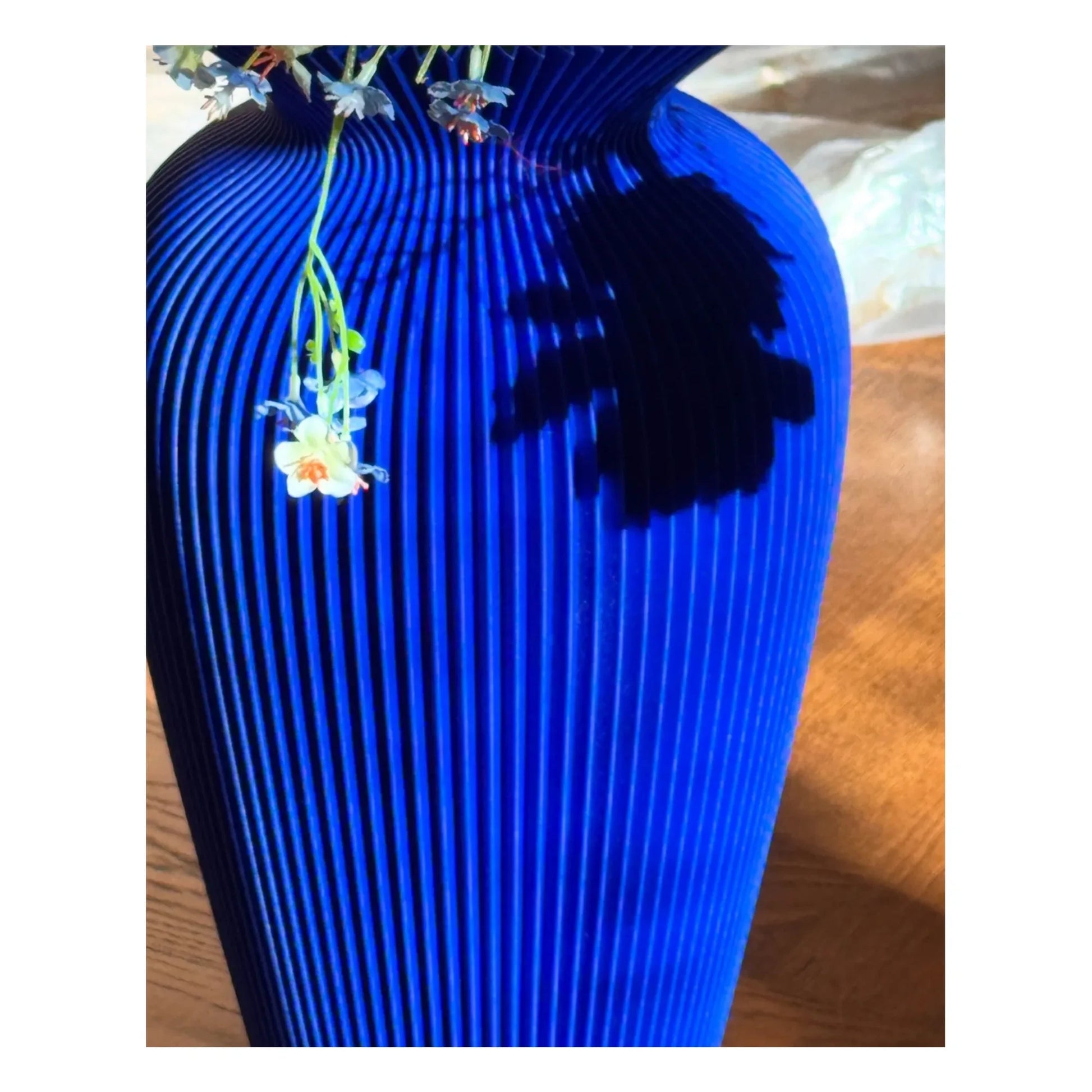 Manu Matters - Betty vase | Klein Blue