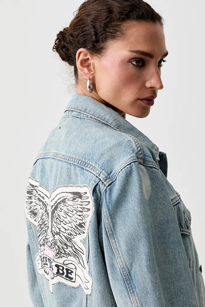 Levi's дънково яке дамско ROAD WORN TRUCKER x PRIDE