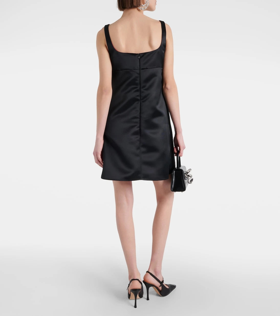 Nina Ricci - فستان قصير من الساتان بتصميم مقطوع