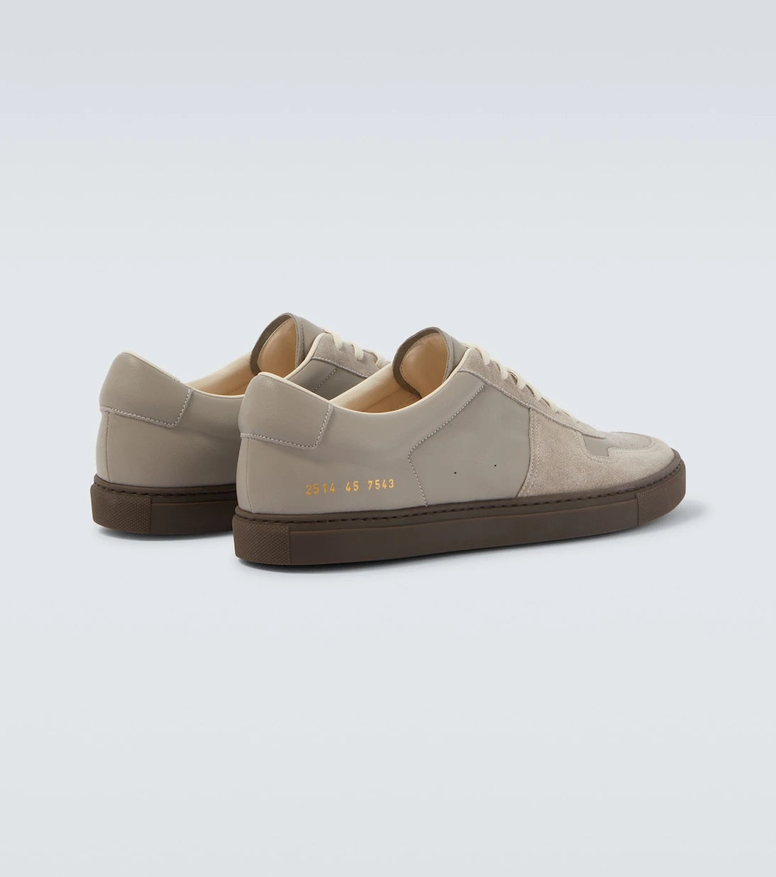 Common Projects - حذاء رياضي Achilles من الجلد والجلد السويدي