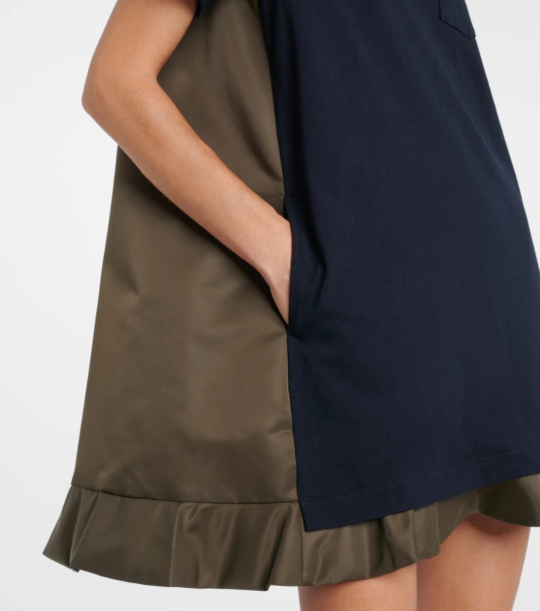 Sacai - فستان قصير من الجيرسيه والتويل