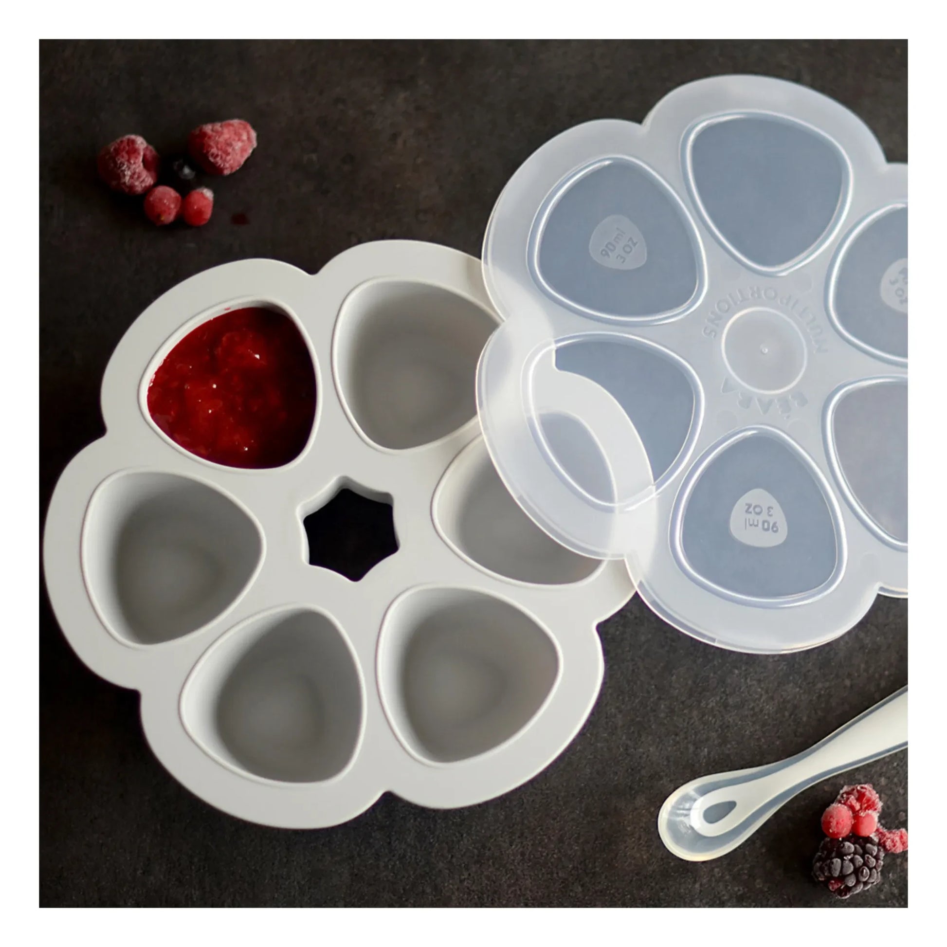 Béaba - Silicone Baby Food Mould - 6 x 90ml | Light grey