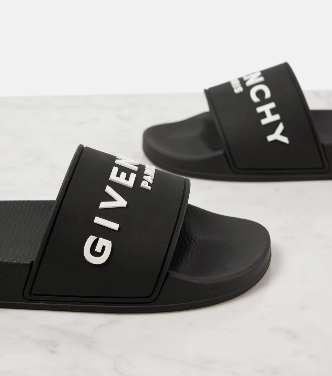 Givenchy - Logo slides