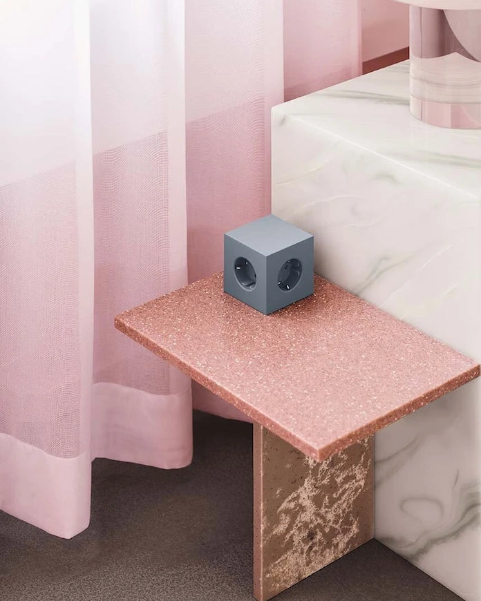 Магнитен зареждащ куб Avolt Square 1, 2 x USB, 1,8 m