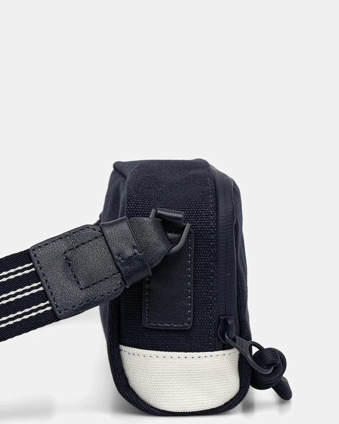 Tommy Hilfiger erkek omuz çantası