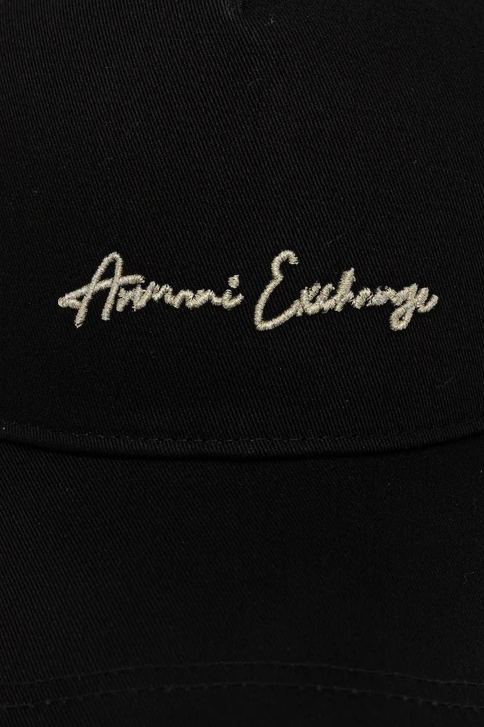 Памучна шапка с козирка Armani Exchange