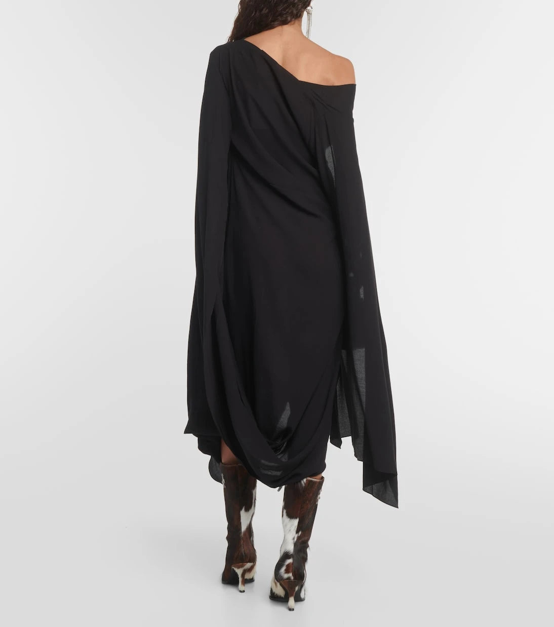 Acne Studios - فستان ميدي بتصميم غير متماثل ومنسدل