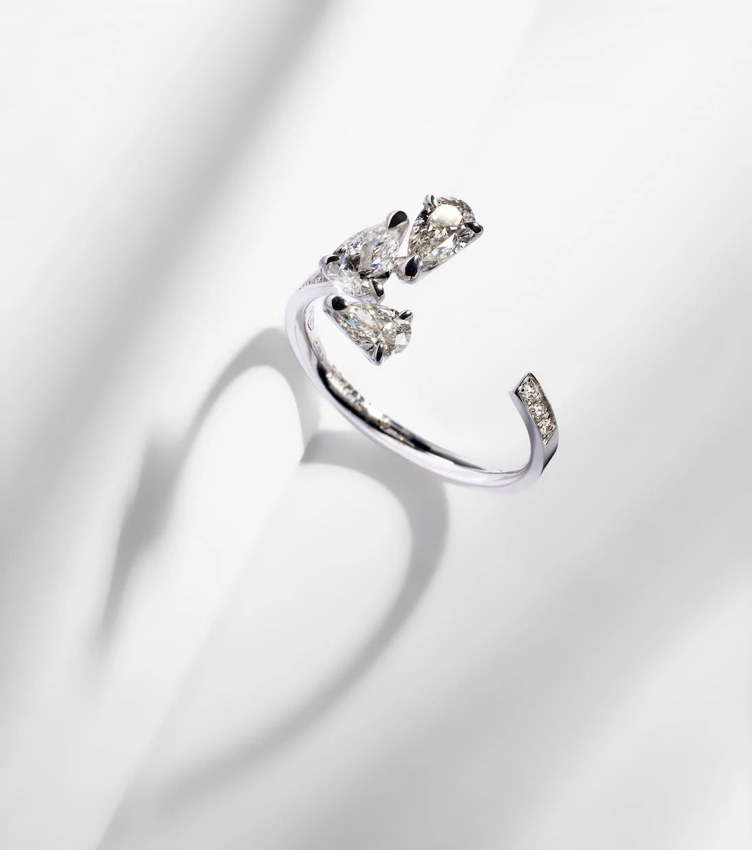 Repossi - Serti sur Vide 18kt white gold ring with diamonds