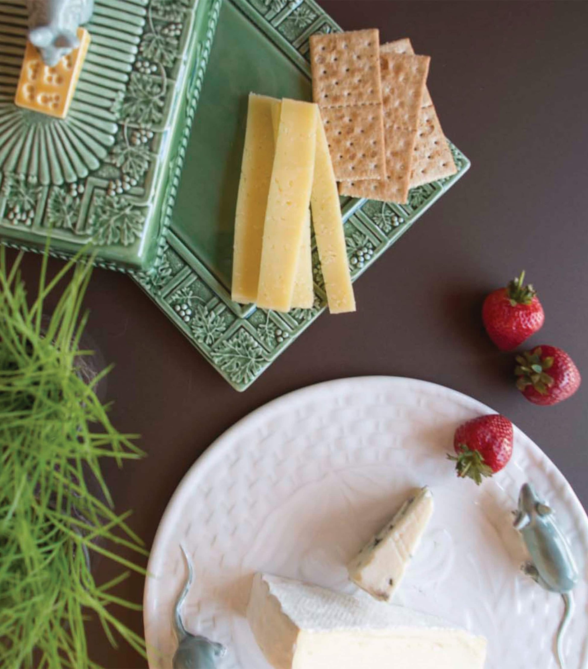 Cheese Plate with Lid (30.5cm)