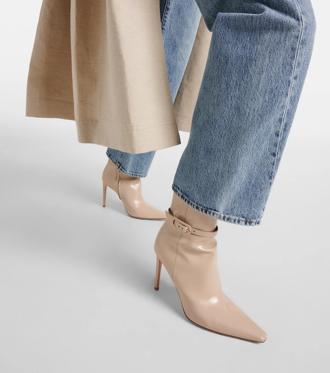 Gianvito Rossi - 95 patent leather ankle boots