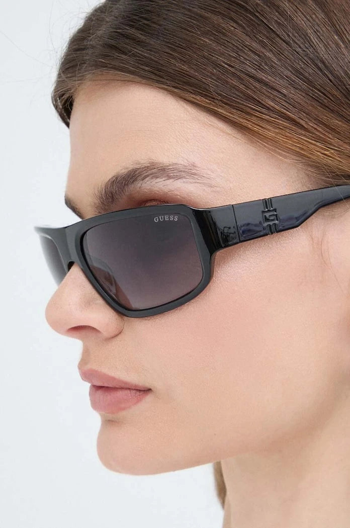 Слънчеви очила Guess