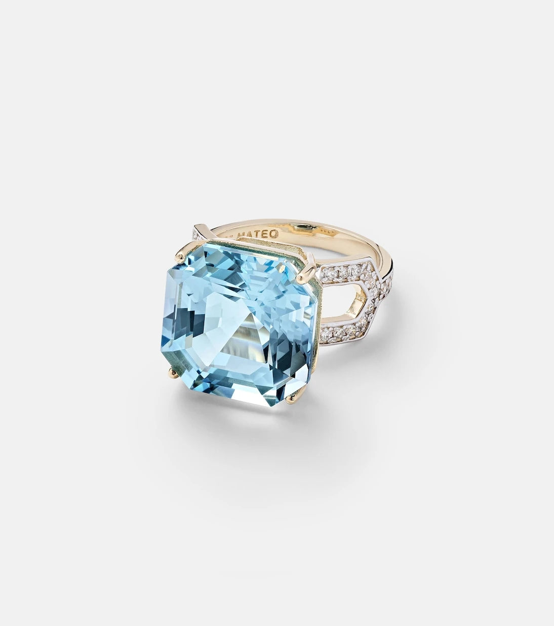 Mateo - 14kt gold ring with topaz and diamonds