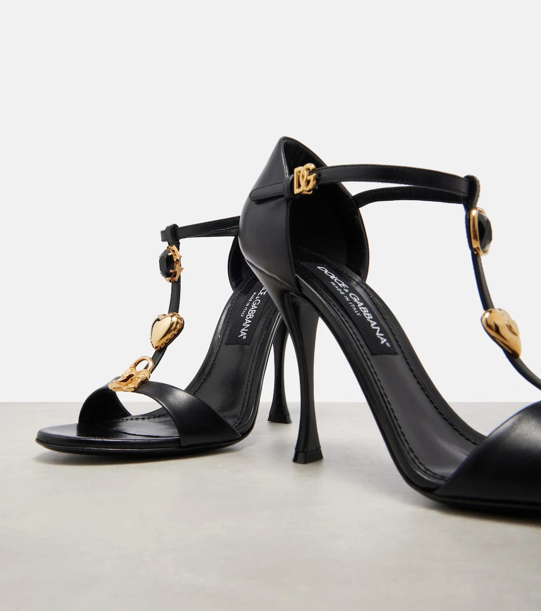 Dolce&Gabbana - صنادل مزينة