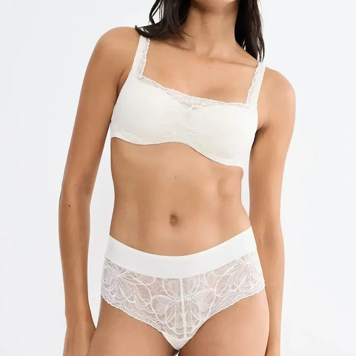 Triumph Kadın Dantel Külot Body Make-Up Illusion Lace