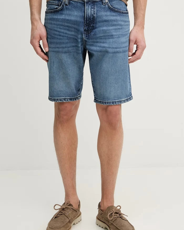 BOSS Orange erkek denim kısa pantolon