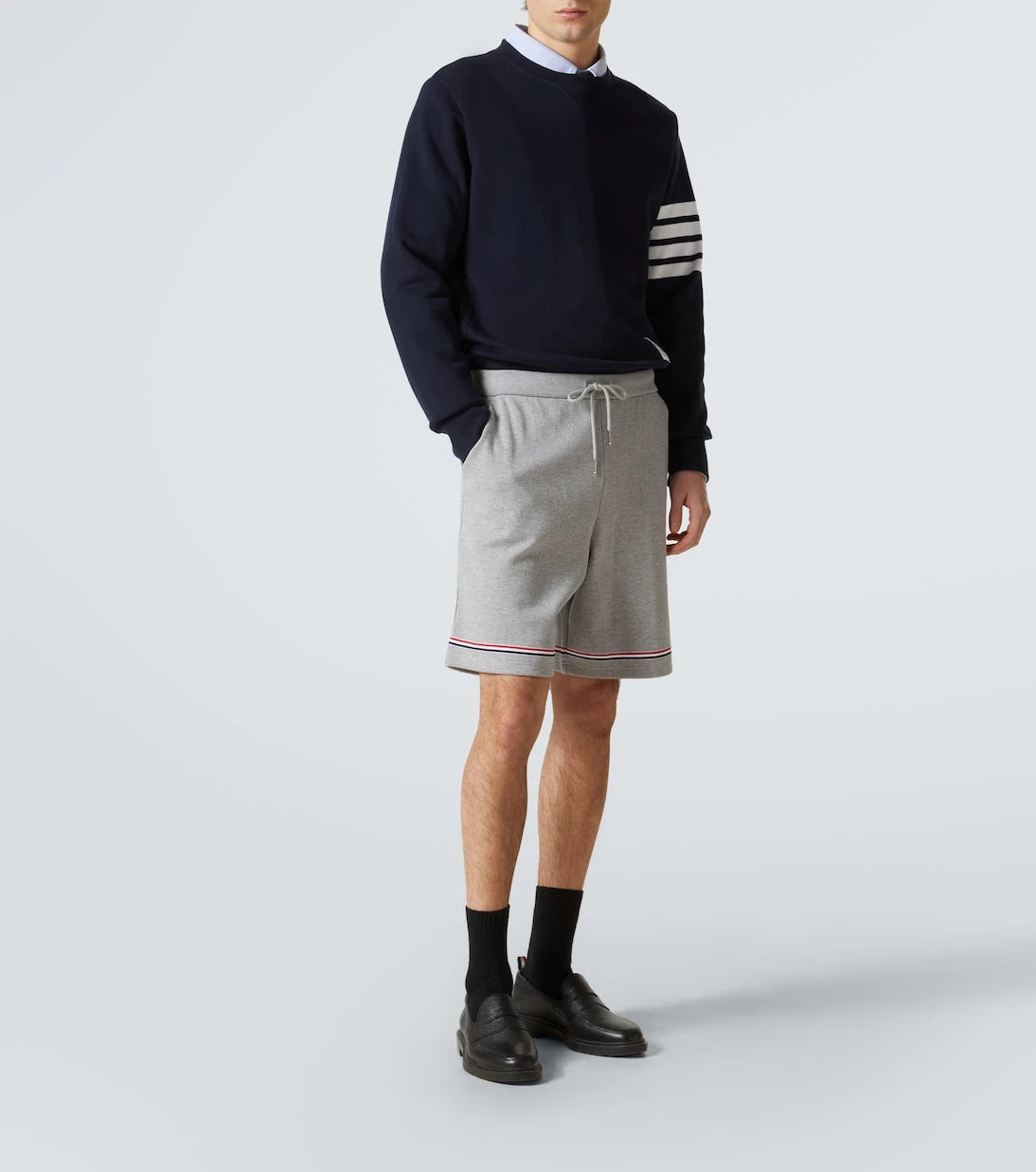 Thom Browne - شورت قطني مخطط بخصر متوسط الارتفاع