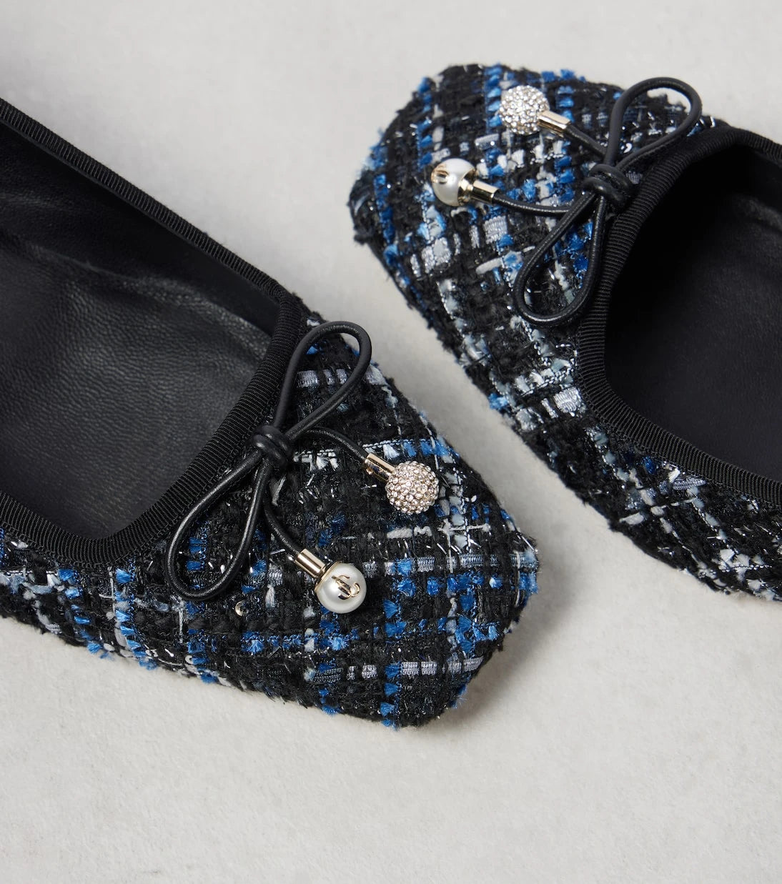 Jimmy Choo - حذاء إيلم 45 من التويد بكعب عالٍ ومزين بفيونكة