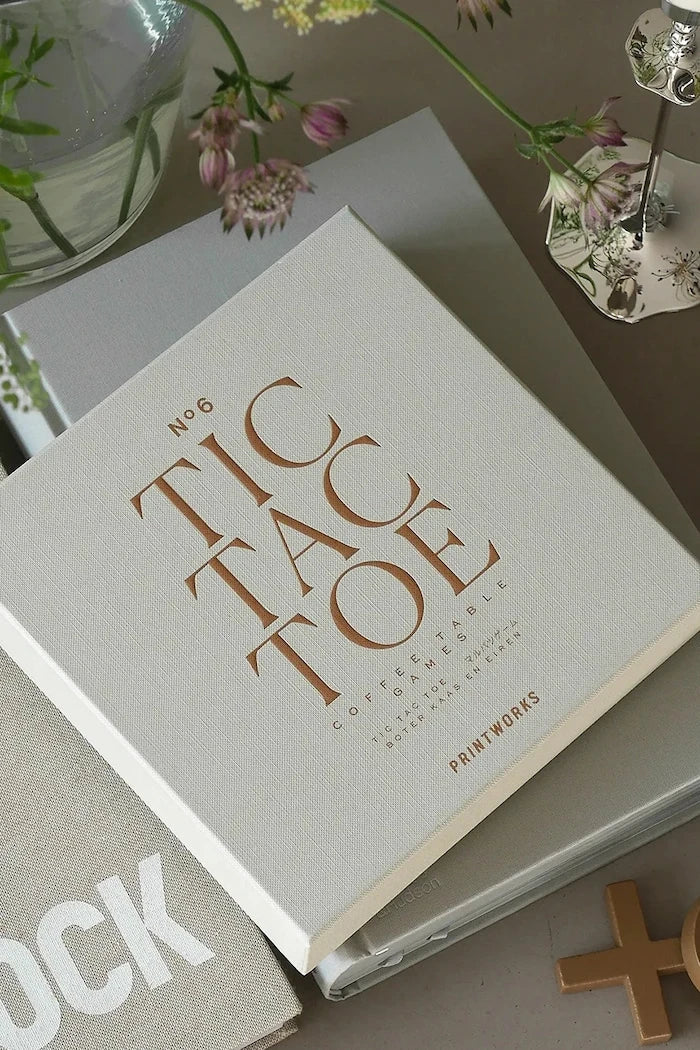 Настолна игра Printworks Classic Tic Tac Toe 20 x 20 x4 cm
