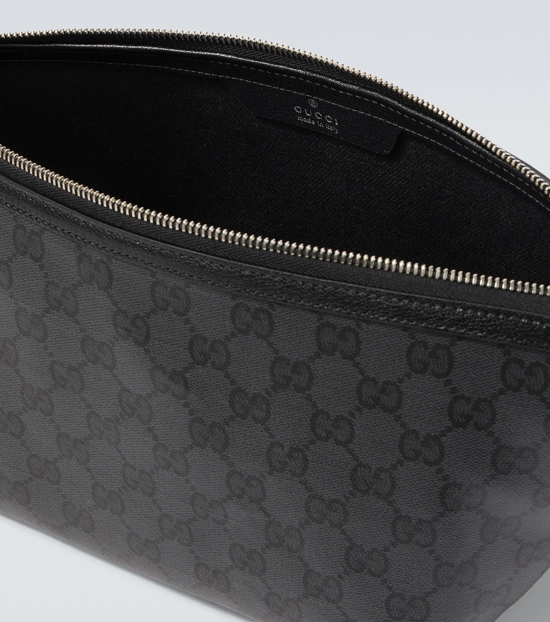 Gucci - Gucci Essence Classic GG canvas toiletry bag