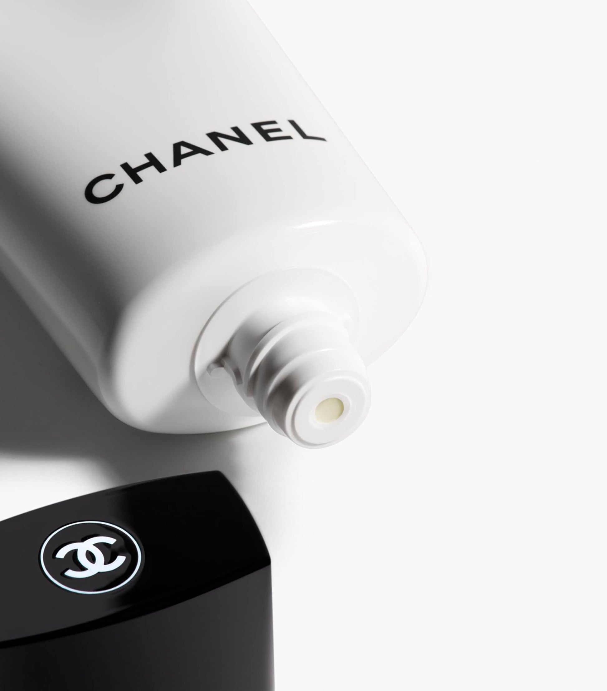 CHANEL LA MOUSSE Camellia Cleansing Cream-to-Foam (150ml)