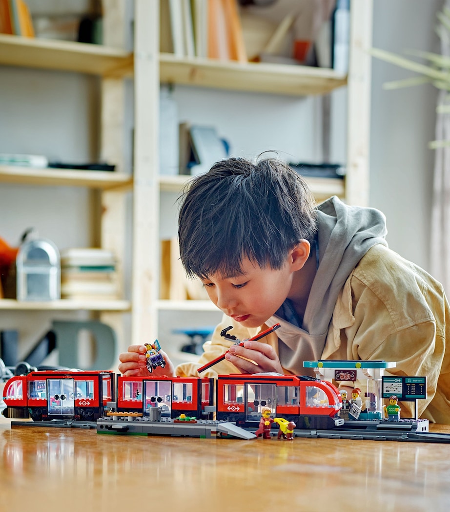 City Downtown Tram and Station Building Toy Set 60423