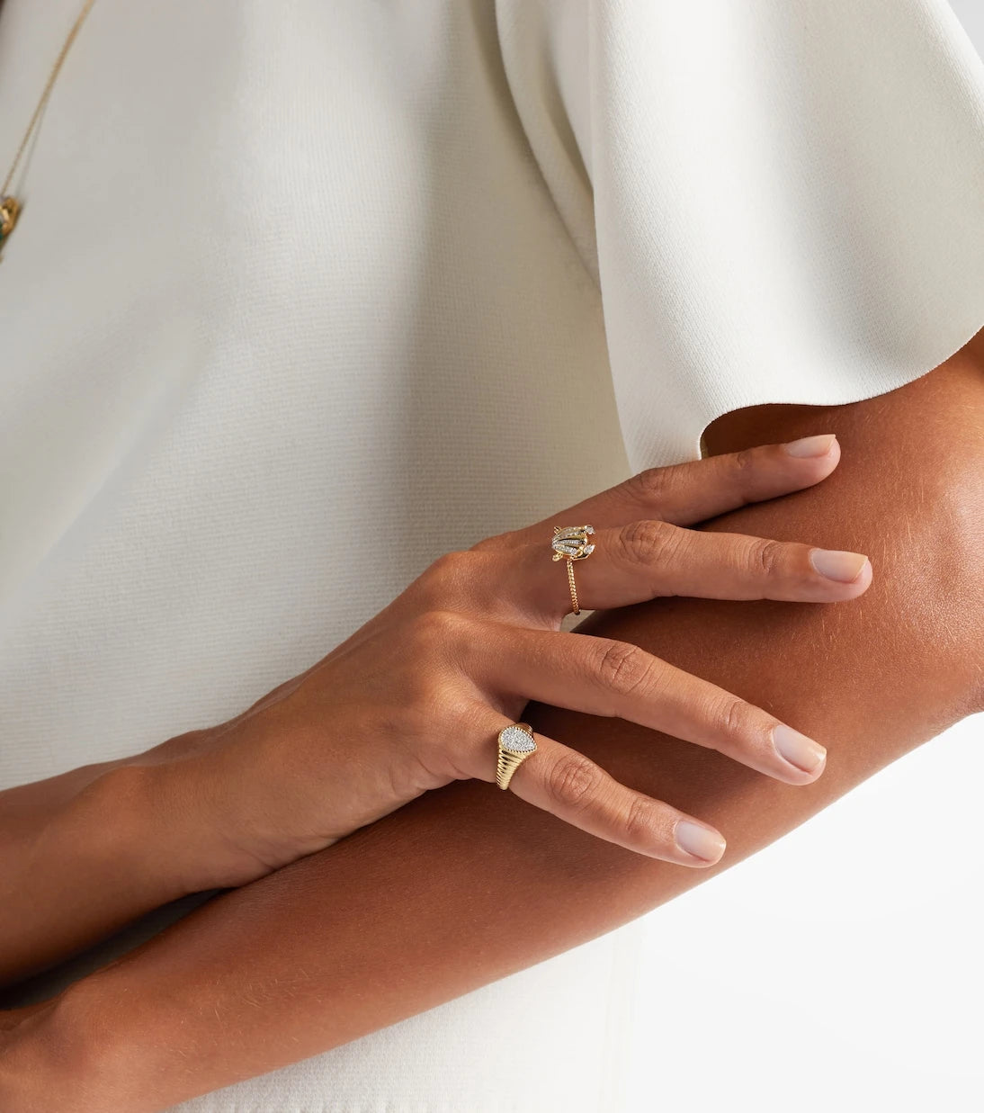Yvonne Léon - Berlingot 9kt gold pinky ring with diamonds