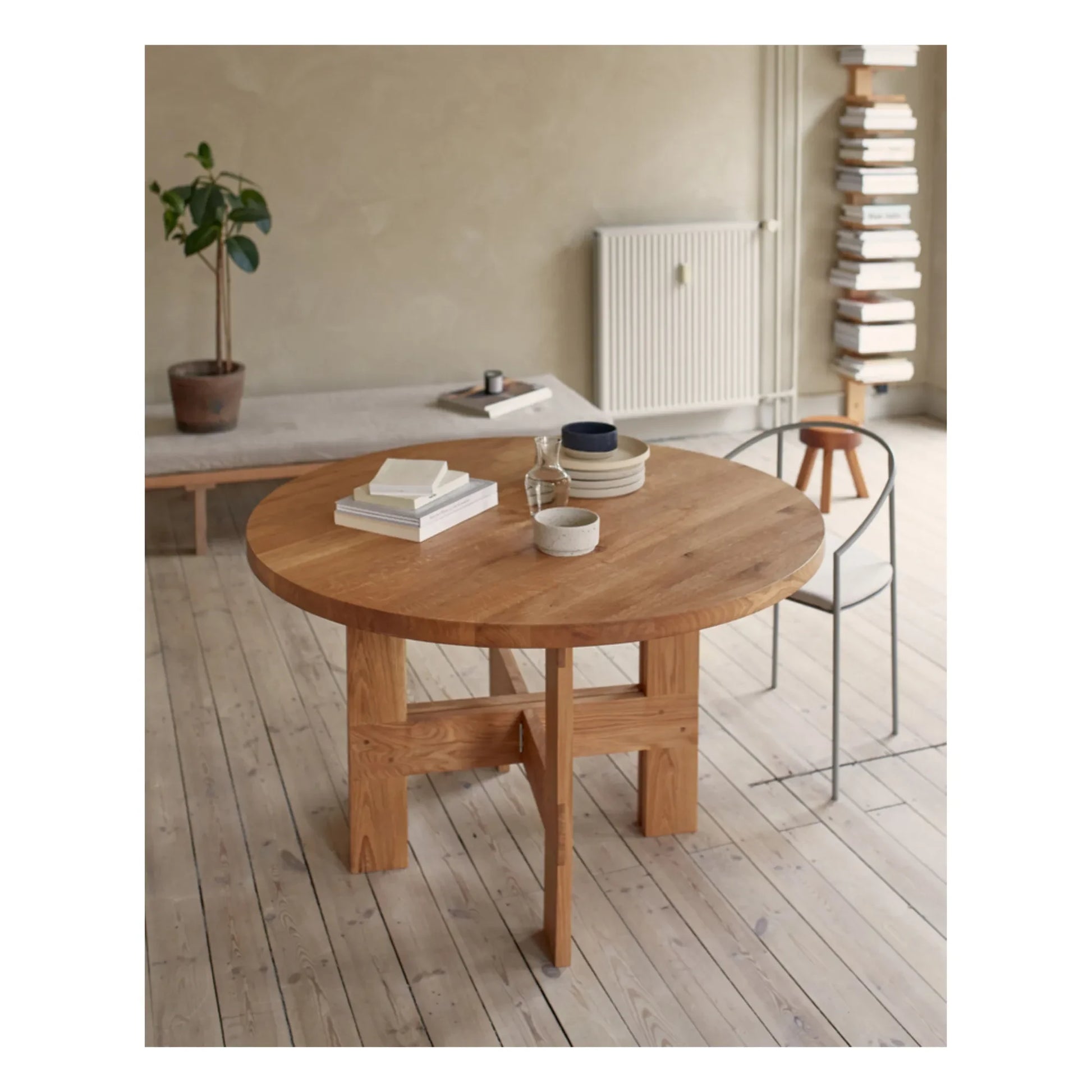 Frama - Farmhouse Round Wooden Table | Oak