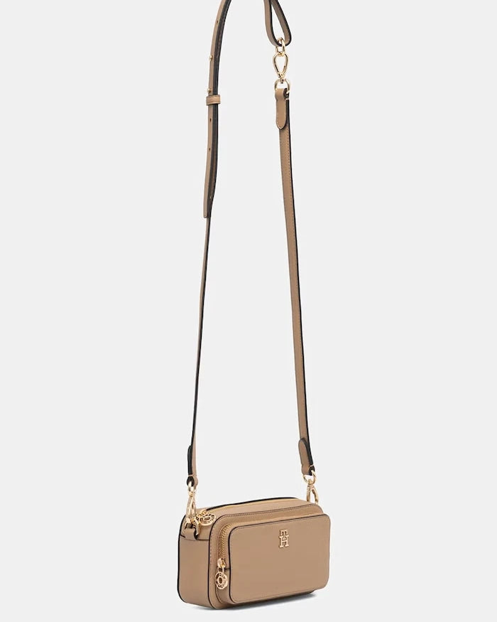 Tommy Hilfiger kadın crossbody çanta