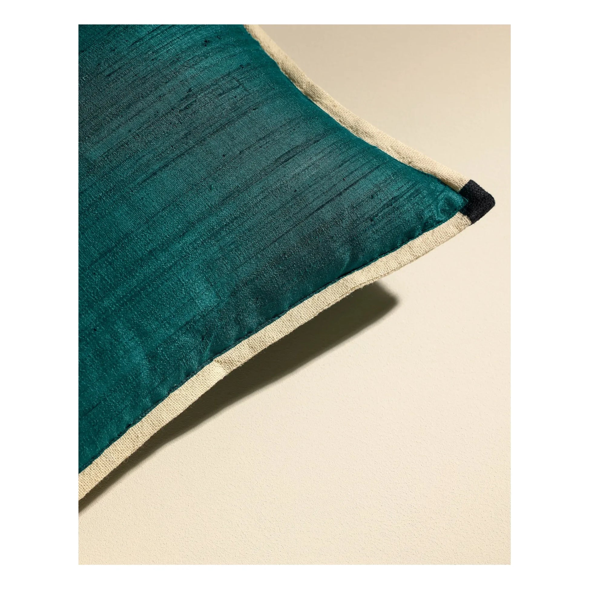 Maison Sarah Lavoine - Séquence silk cushion | Thé de Chine