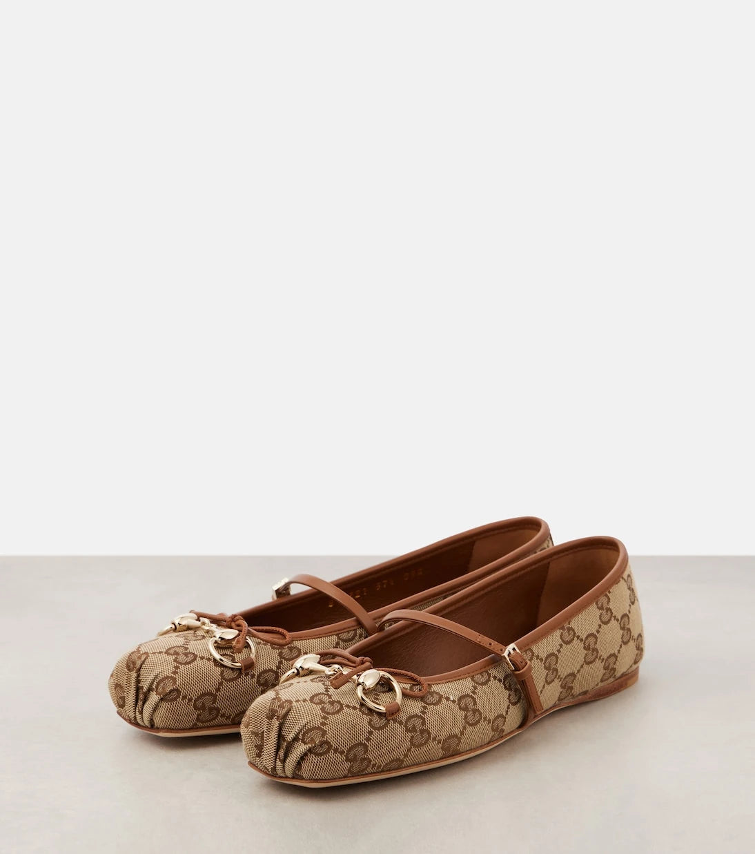Gucci - حذاء باليه Gucci Horsebit GG Canvas المسطح