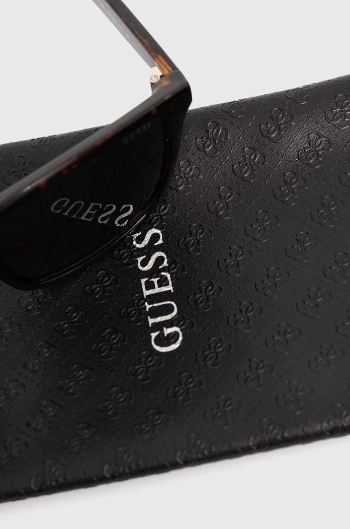 Слънчеви очила Guess