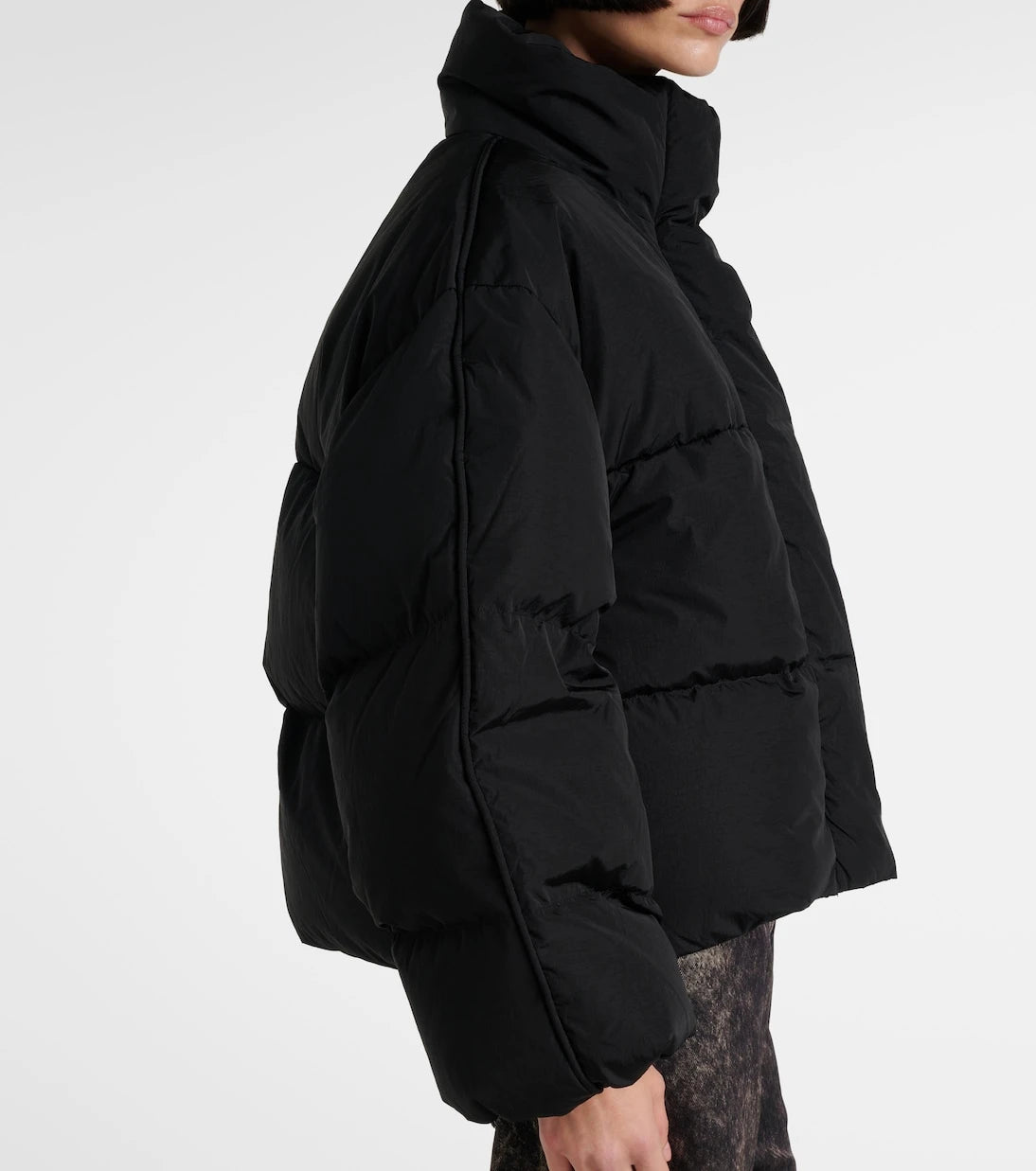 Acne Studios - جاكيت تقني محشو بالريش