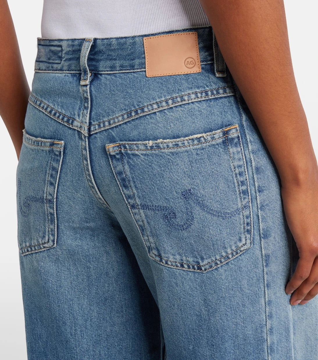 AG Jeans - بنطلون جينز جيسولو بقصة أرجل واسعة