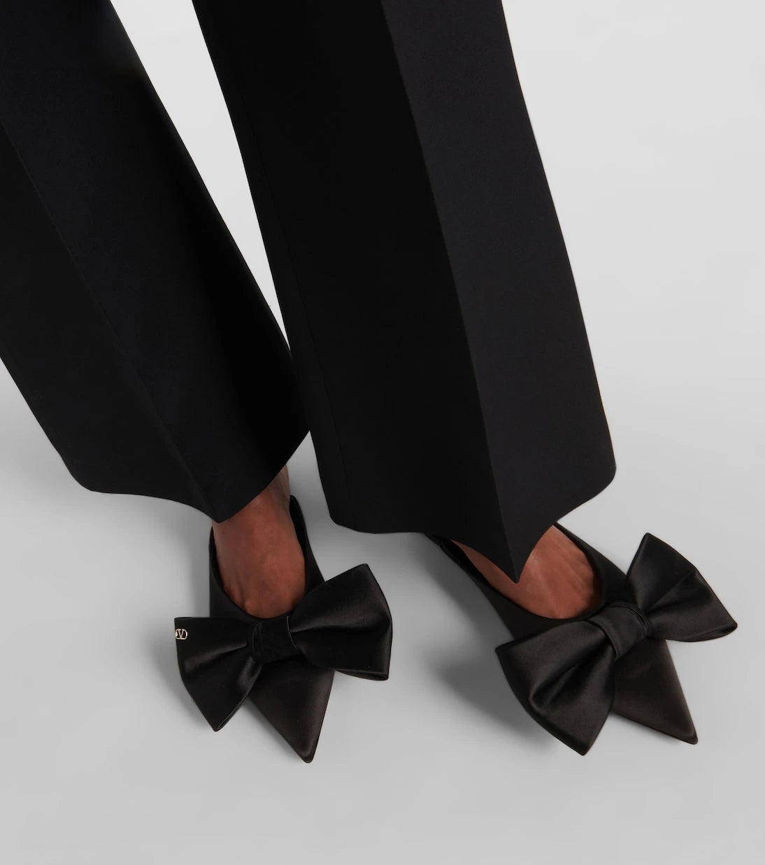 Valentino Garavani - Un Château Bow satin mules