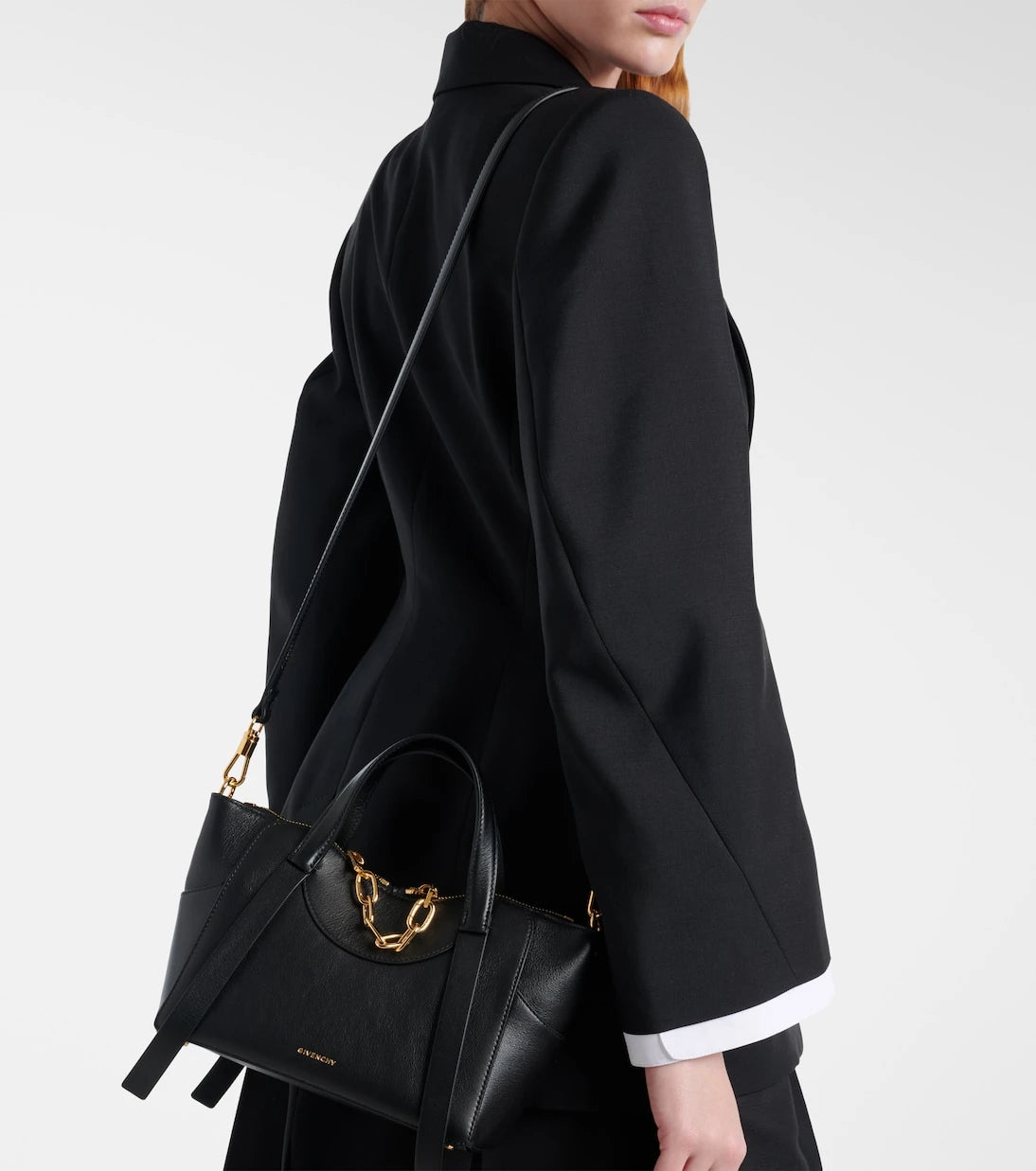 Givenchy - حقيبة توت The Snatch الصغيرة من الجلد